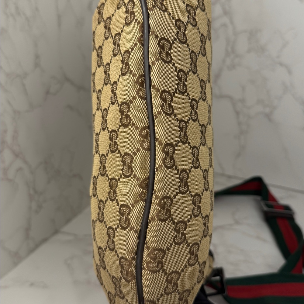 Gucci Beige Monogram Bag with Red and Green Strap - Picture 6 of 16